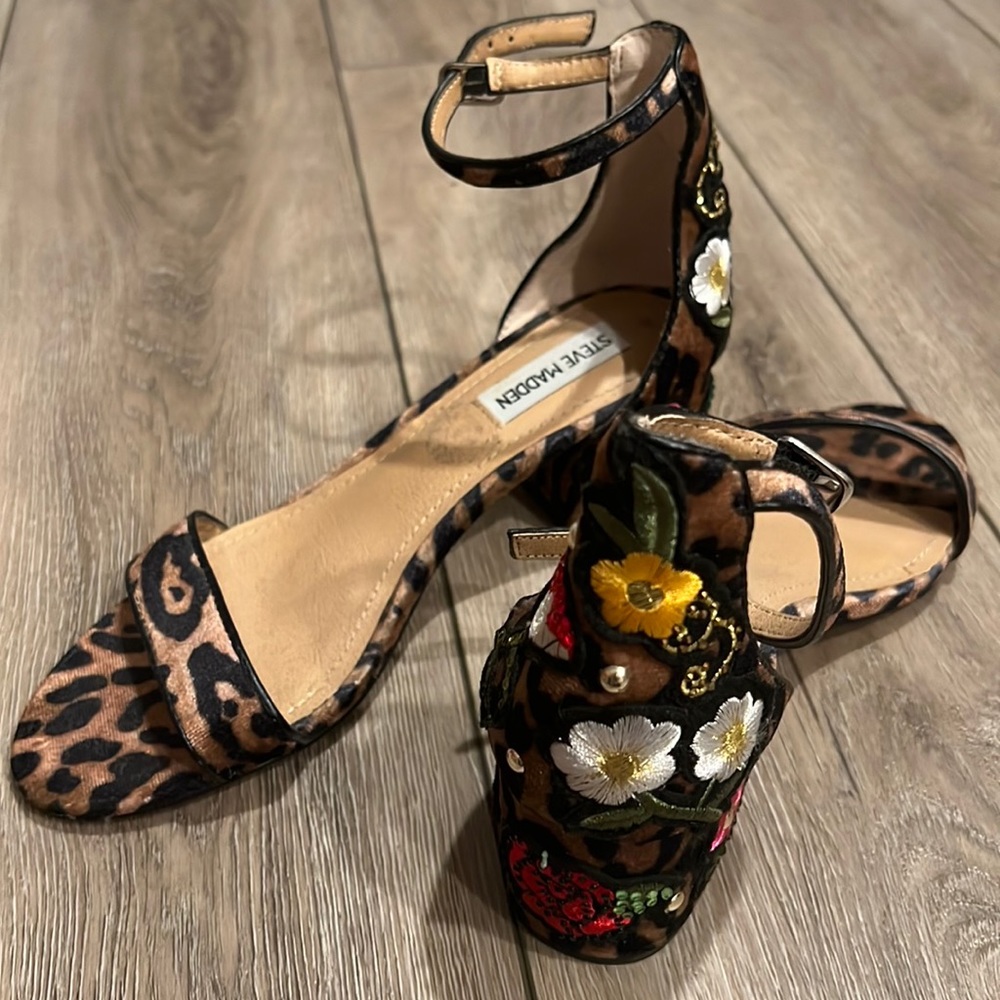 Steve Madden Leopard print strappy sandal.